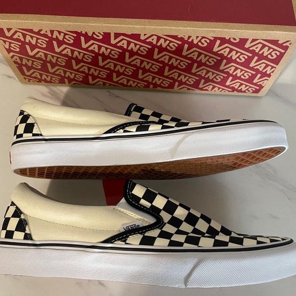 VANS Classic Slip On Checkerboard. MSRP $65 - Picture 3 of 5